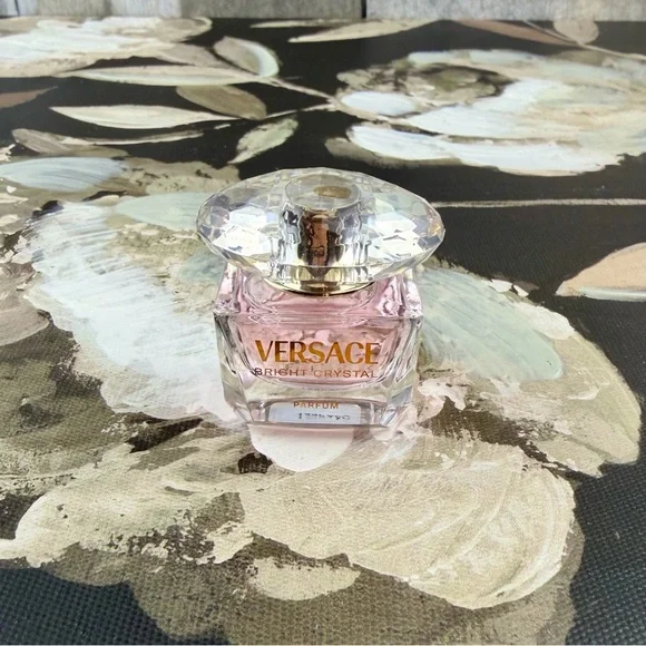 NIB Versace Bright Crystal Travel Mini Deluxe Size 0.17 Fl. Oz. - Picture 2 of 7